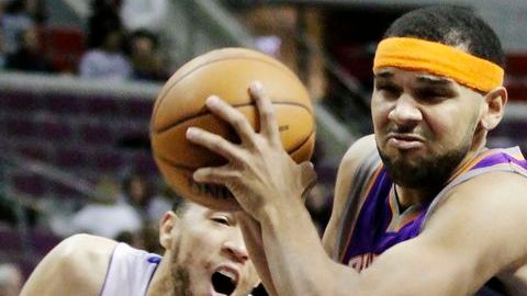 Los Pistons propinan paliza a Suns, el dominicano Villanueva anota 19 puntos.