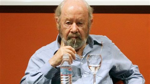 Caballero Bonald, de 86 años, perteneció a la generación española del 50 posterior a la guerra civil, junto a nombres tan destacados como Antonio Gamoneda y Rafael Sánchez Ferlosio.