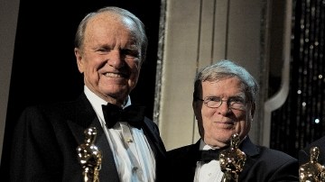 De izq. a der.: George Stevens Jr., D.A. Pennebaker, Hal Needham y Jeffrey Katzenberg con sus Oscar.