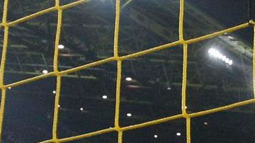 La participación del Manchester City en la Champions es un fracaso total, mientras el PSG y Schalke califican.