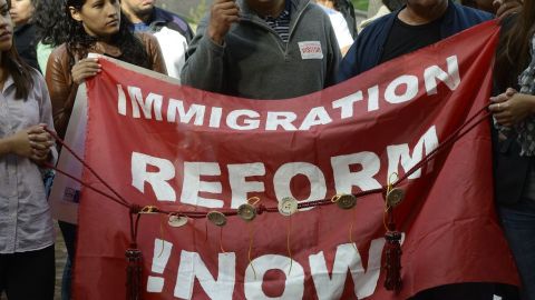 Inmigrantes y sus familias exigen la reforma migratoria tras la reelección del presidente Barack Obama.