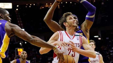Remontada espectacular de los Rockets en casa frente a los Lakers.