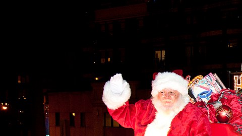 El trineo de Santa Claus montado sobre el tren de Navidad de la CTA.