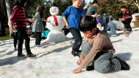 Cientos de niños con mérito académico y pocos recursos viven una ‘experiencia’ navideña adelantada.
