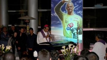 La afición del Pachuca despidió como un grande  al exarquero colombomexicano  Miguel Calero, quien falleció el martes.