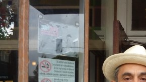 Alejandro Murguía (izq.) y Dante Betteo participan en 'El otro barrio', una cinta local filmada en la Misión.