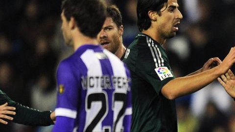 Özil se inspira y el Madrid se abraza a él para remontar en Valladolid.