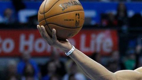 El Thunder de Oklahoma contiene a unos diezmados Lakers de Los Angeles.