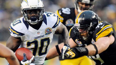 Los Chargers consiguieron su primer triunfo en 15 partidos de temporada regular en el campo de los Steelers.
