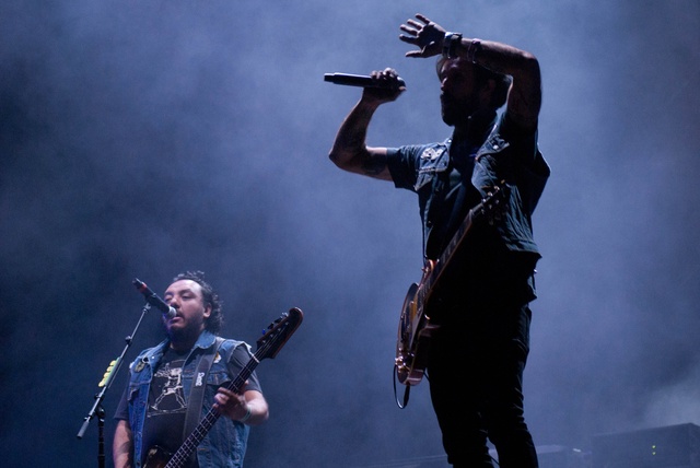 Molotov compartirá escenario con el dúo argentino de rock, hip-hop, funk y soul Illya Kuryaki and The Valderramas.