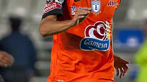 Nery Castillo deja la 'Bella Ai- rosa' y se va al Bajío.