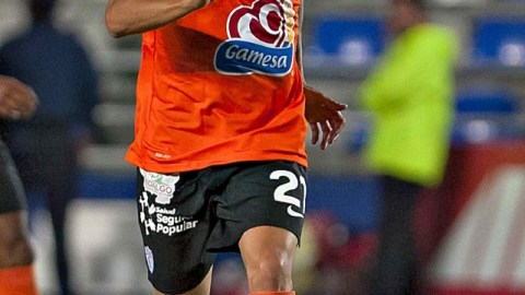 Nery Castillo deja la 'Bella Ai- rosa' y se va al Bajío.