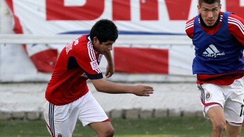 Luis Morales (izq.) y Jorge el 'Chatón' Enríquez durante el entrenamiento de ayer antes de viajar a Barra de Navidad.