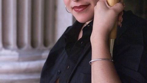 Jenni Rivera posó para la Opinión en 2002.
