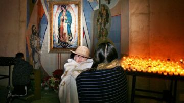 Cada año unos 80 mil feligreses acuden a la Iglesia de la Placita Olvera, en Los Ángeles, para conmemorar el Día de la Guadalupana y cantarle 'Las Mañanitas'.