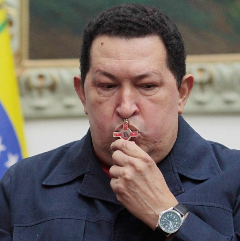 El vicepresidente Nicolás Maduro, termina con éxito operación a Hugo Chávez: