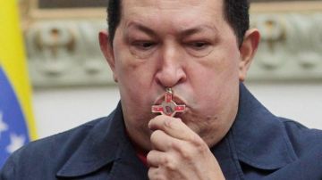 El vicepresidente Nicolás Maduro, termina con éxito operación a Hugo Chávez: