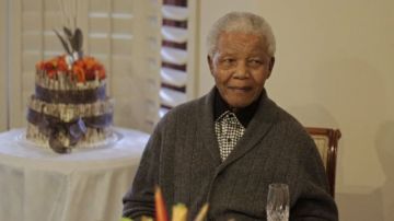 Mandela, de 94 años, ha estado hospitalizado desde el sábado para someterse a exámenes médicos en el Hospital Militar No. 1 cerca de Pretoria, la capital de Sudáfrica.