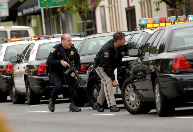 Las autoridades dicen que lograron "neutralizar" al autor de los disparos en un centro comercial en los suburbios de Portland.