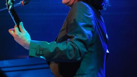Saúl Hernández ofreció a sus seguidores de San Francisco un concierto íntimo lleno de sensibilidad.