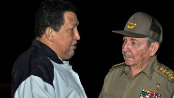 Raúl Castro se solidariza con el convaleciente presidente Chávez. Cuba y Venezuela, juntas una vez más.