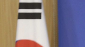 Corea del Sur recupera del mar parte del cohete norcoreano