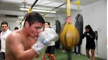 Jorge 'Travieso'  Arce pretende extender en Houston  la buena racha de los boxeadores mexicanos sobre los filipinos.