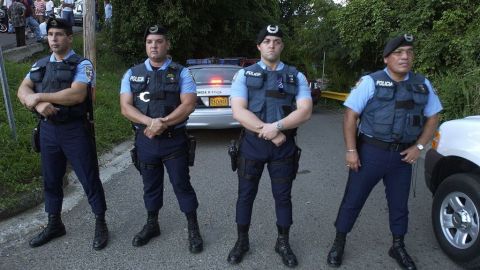 Puerto Rico y EEUU firman acuerdo sobre policía. Intentarán reformarla.