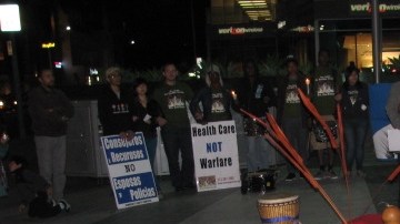 El reverendo Logan   recordó que todos los dias mueren ninos en las calles de Los Ángeles, victimas de la violencia.