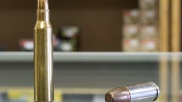 Balas del mismo calibre que las utilizadas por el autor de la masacre de la semana pasada en una escuela de Newtown, en una armería de Tucker, Georgia.