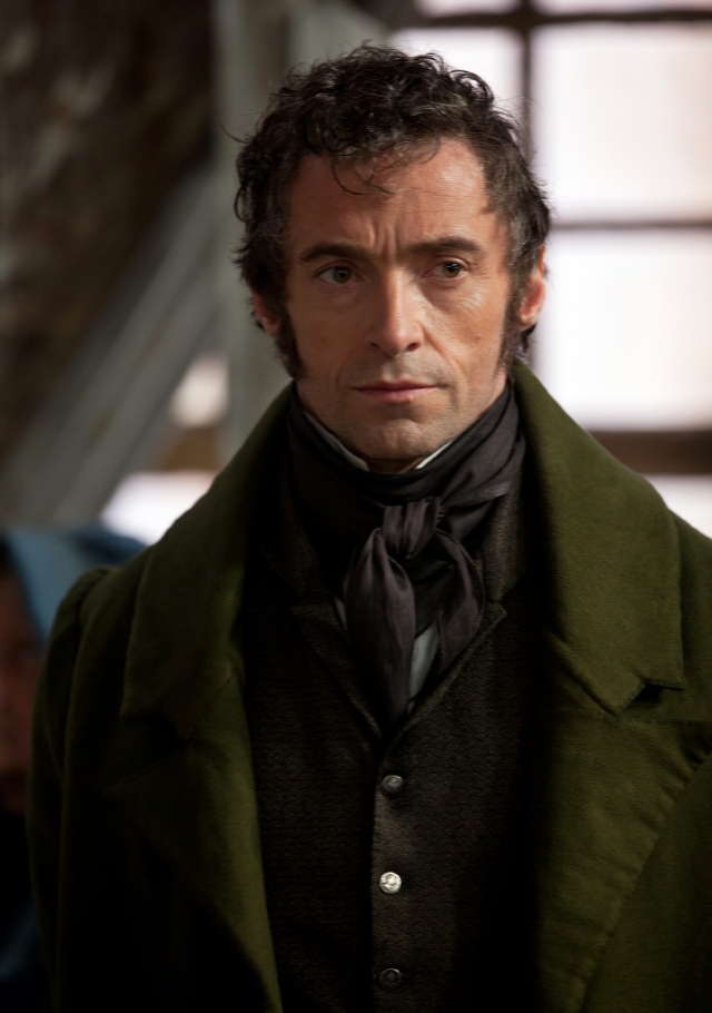 El actor Hugh Jackman  en una escena  de 'Les Miserables', luciendo ropa al estilo del  París de los años 1815 a 1845.