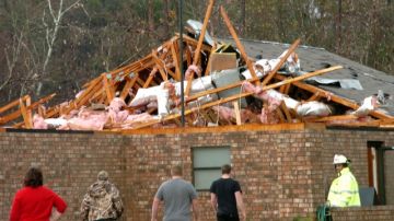 En Tioga, Luisiana, esta casa resultó dañada por un tornado.