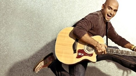 Sie7e se acreditó la presea al Mejor Artista  de la vigésima segunda edición de los premios Latin Grammy, celebrados en el 2011.