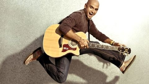 Sie7e se acreditó la presea al Mejor Artista  de la vigésima segunda edición de los premios Latin Grammy, celebrados en el 2011.