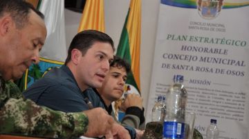 Colombia: 423 militares y policías asesinados 2012, afirma el ministro de Defensa Juan Carlos Pinzón.
