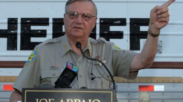El sheriff del condado de  Maricopa, Joe Arpaio, cuando hablaba en una conferencia de prensa, en Avondale, Arizona.