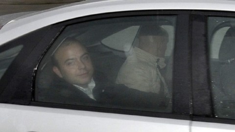 Ángel Carromero (i),  sentenciado en Cuba a 4 años  a su llegada a la cárcel de Segovia para cumplir el resto de la condena.