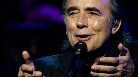 Joan Manuel Serrat ha editado 44 álbumes.