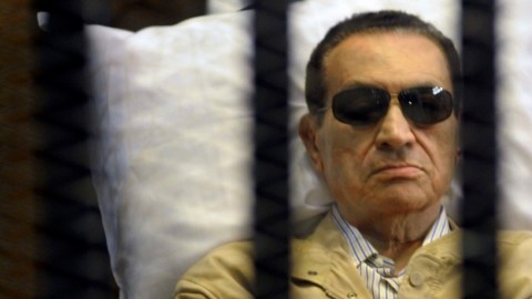 El expresidente Hosni Mubarak, condenado a cadena perpetua, podría volver a ser enjuiciado por  supuestamente haber mentido.
