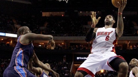 LeBron James (6) comienza el año 2013 con pie derecho tras ser reconocido como el mejor jugador de baloncesto del año pasado.