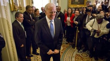 Además de lograr consenso entre demócratas y republicanos -lo hizo recientemente con un polémico pacto fiscal- Biden también es conocido por su buen humor y lapsos verbales.