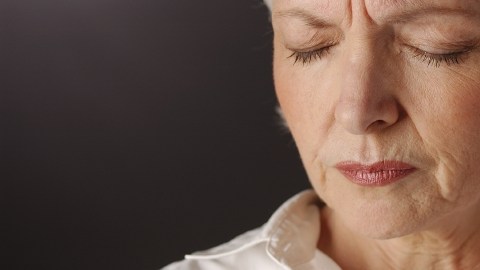 Todas las mujeres tienen riesgo de contraer cáncer de cuello uterino, pero se da con mayor frecuencia en mujeres mayores de 30 años.