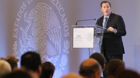 El canciller mexicano, José Antonio Meade, exhortaba ayer al cuerpo diplomático a mejorar la imagen del país en el exterior.