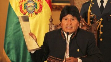 El presidente boliviano Evo Morales viajará a Venezuela para el 10 de enero, como apoyo a su amigo Hugo Chávez, quien no estará presente.