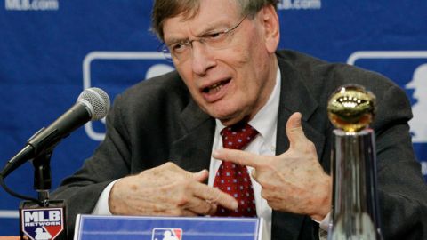 El comisionado Bud Selig se encargó de anunciar el acuerdo final