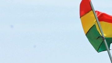 El gobierno de Bolivia, representado por el vicepresidente Alvaro García Linera, afirma que Hugo Chávez, “marca desde Venezuela una ruta para la construcción de un continente emancipado”.