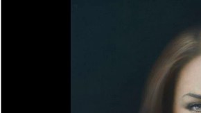 Imagen distribuida por la National Portrait Gallery (NPG), que muestra el primer retrato oficial de la duquesa de Cambridge, Catalina, realizado por el artista escocés Paul Emsley.