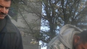 Francisco Soto Soto (izq.), originario de la ciudad de Tucson, acudió ayer a la feria de trabajo organizada por lcongresista Raúl Grijalva (D-Az).