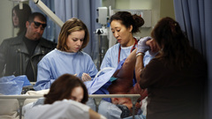 Los hombres de la serie se fueron de parranda.