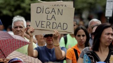Opositores en Venezuela piden saber la verdad de lo que está ocurriendo con la salud de Hugo Chávez.